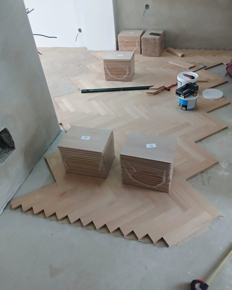 Pokládka parket vzor rybí kost v bytě Olomouc Novoreno