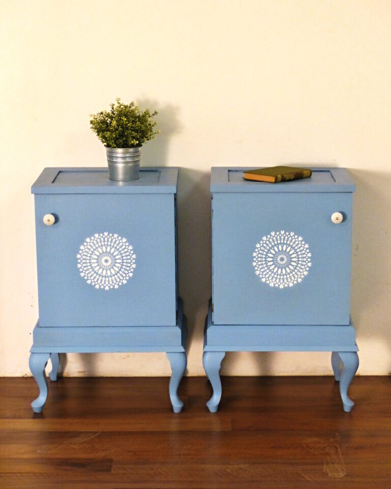 Renovované noční stolky po kompletní renovaci nábytku Novoreno Olomouc