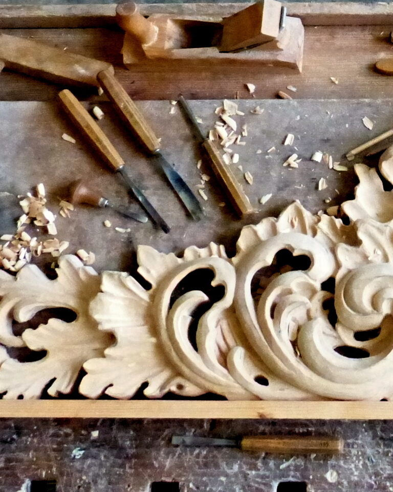 Detail dřevěného barokního rámu, ruční práce - řezbářství Olomouc